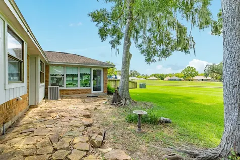 2320 Shalmar Drive West Columbia TX 77486