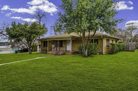 211 W Sherman Street Livingston TX 77351