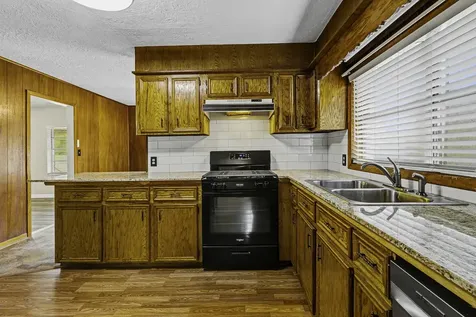 211 W Sherman Street Livingston TX 77351