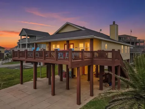2910 Shady Lane Crystal Beach TX 77650