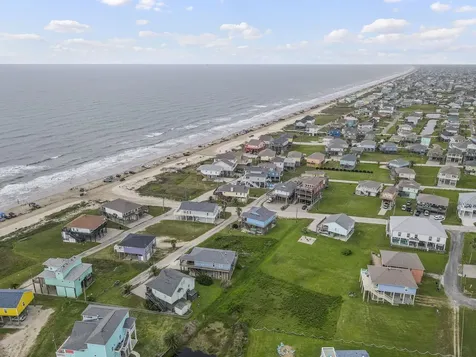 2910 Shady Lane Crystal Beach TX 77650