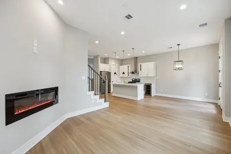 812 Thornton Street B Houston TX 77018
