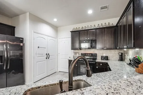 901 Jefferson Avenue Cleveland TX 77327