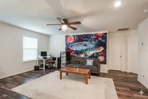 901 Jefferson Avenue Cleveland TX 77327