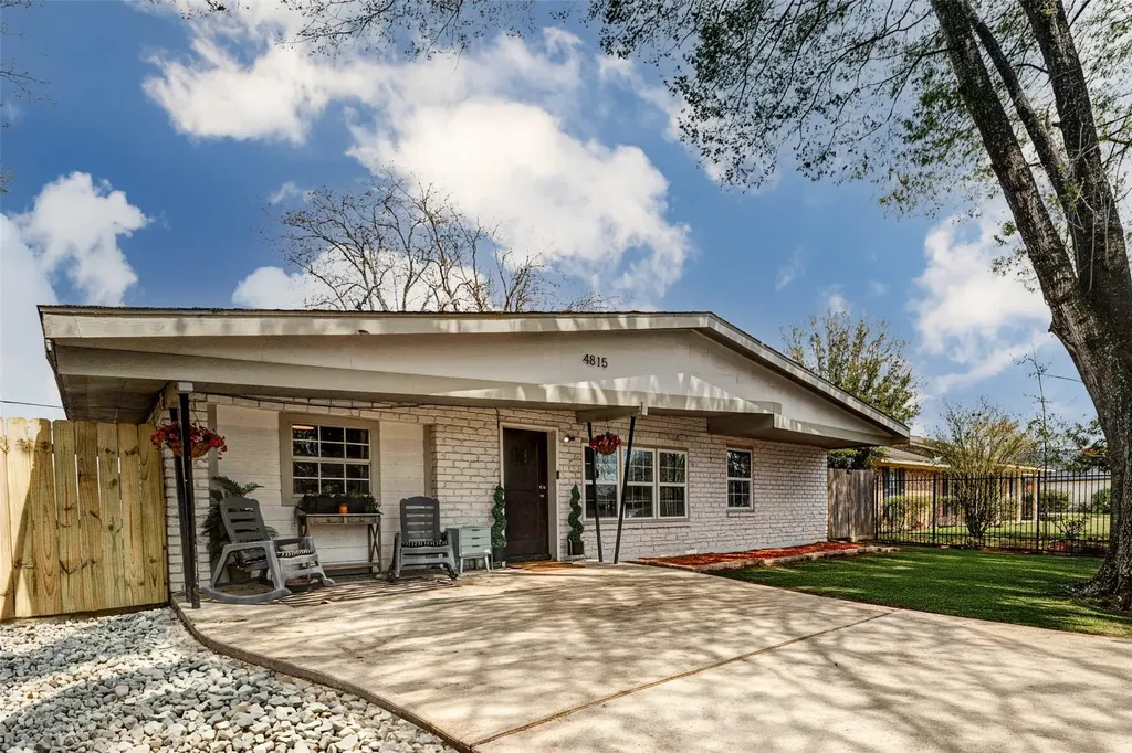 4815 Edfield Street Houston TX 77033