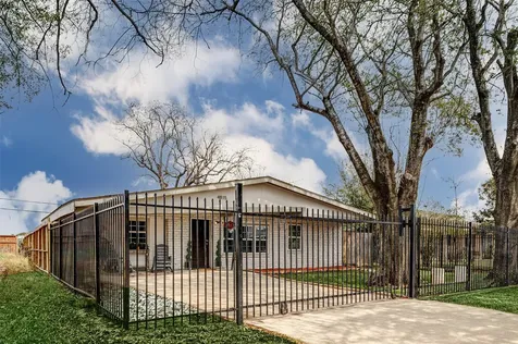 4815 Edfield Street Houston TX 77033