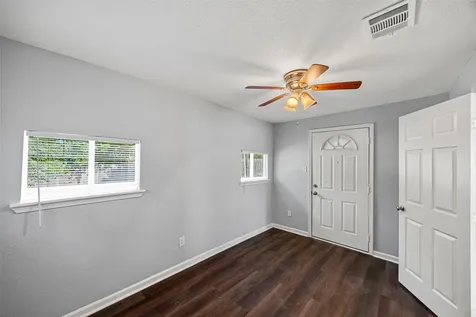 7614 Darnay Dr Drive Houston TX 77033