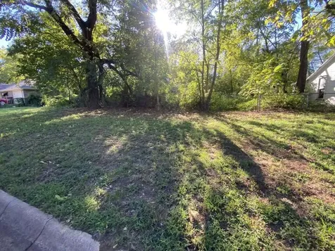 551 11th Street NW Paris TX 75460