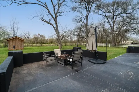 1635 Pony Lane Wallis TX 77485
