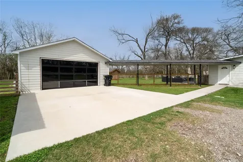 1635 Pony Lane Wallis TX 77485
