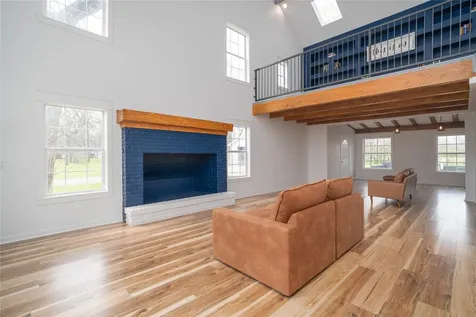 1635 Pony Lane Wallis TX 77485