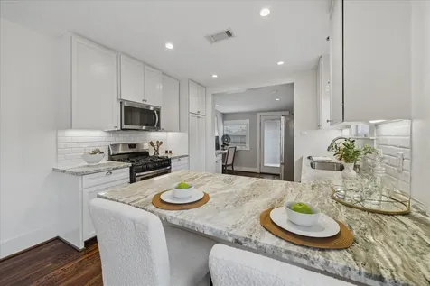 1305 Enid Street Houston TX 77009