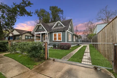 1305 Enid Street Houston TX 77009