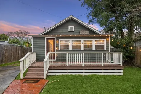 1305 Enid Street Houston TX 77009