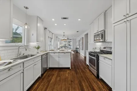1305 Enid Street Houston TX 77009