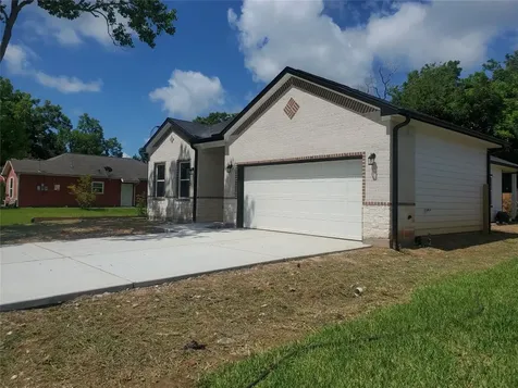 105 S Algeria Street Texas City TX 77591