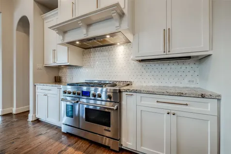 6 Copper Bottom Drive Tomball TX 77377