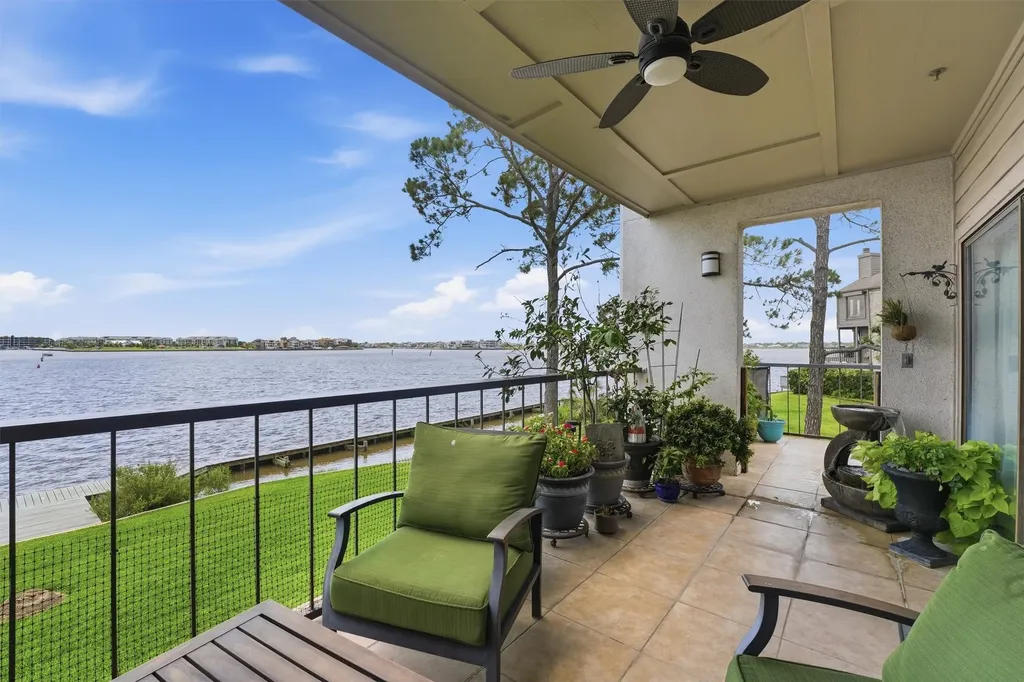 401 Lakeside Lane 113 Houston TX 77058