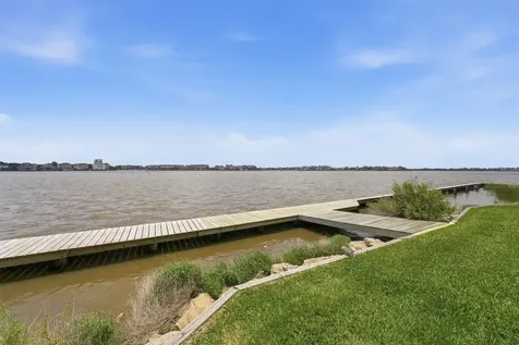 401 Lakeside Lane 113 Houston TX 77058