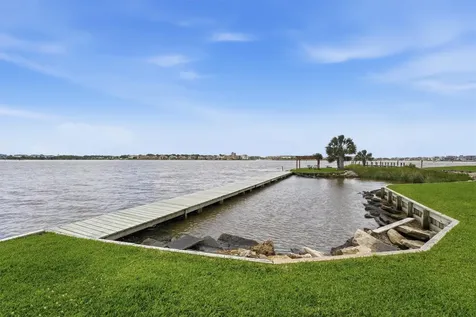 401 Lakeside Lane 113 Houston TX 77058