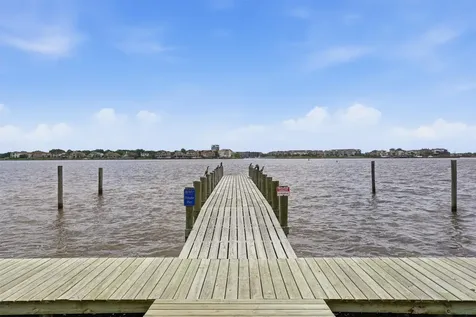 401 Lakeside Lane 113 Houston TX 77058