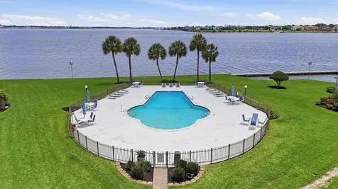 401 Lakeside Lane 113 Houston TX 77058