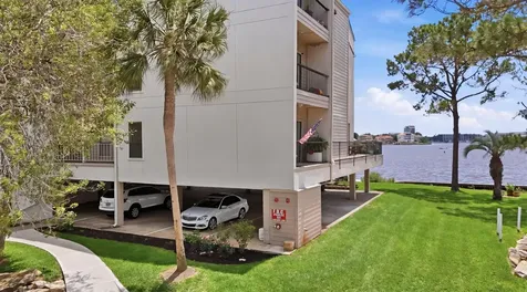 401 Lakeside Lane 113 Houston TX 77058