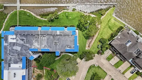 401 Lakeside Lane 113 Houston TX 77058