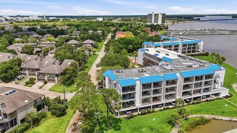 401 Lakeside Lane 113 Houston TX 77058