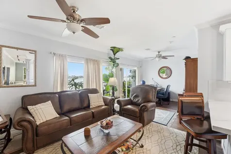 401 Lakeside Lane 113 Houston TX 77058