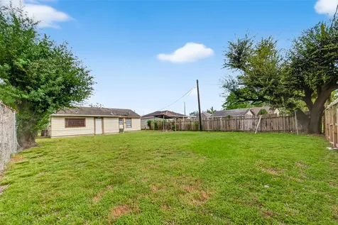 402 Meters Street Houston TX 77020
