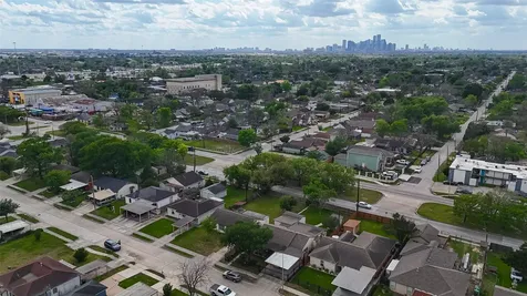 402 Meters Street Houston TX 77020
