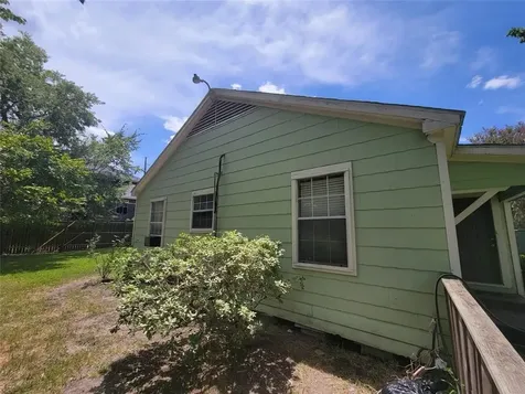 4301 Dorothy Street Bellaire TX 77401