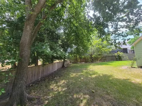 4301 Dorothy Street Bellaire TX 77401