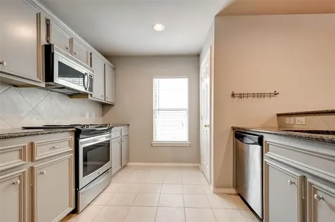 1718 Redwing Cove Drive Houston TX 77009