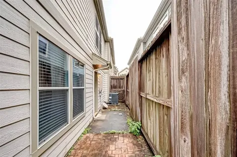 1718 Redwing Cove Drive Houston TX 77009