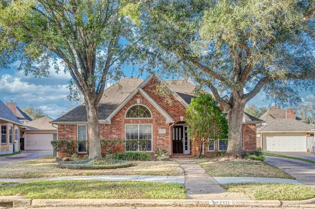 7111 Glenwood Drive Sugar Land TX 77479