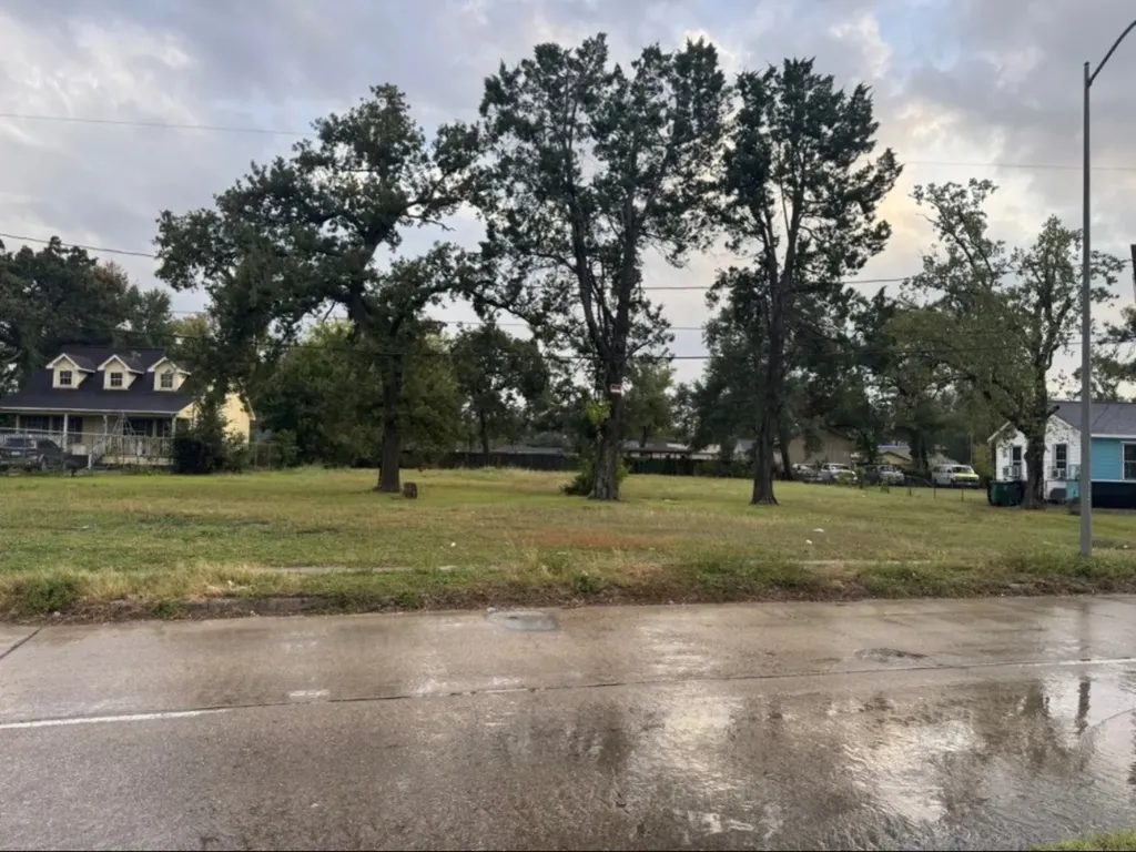 6714/0 E Crosstimbers/landor Street Houston TX 77028