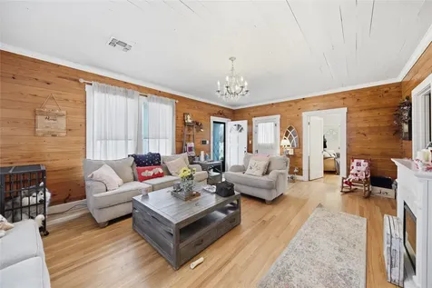 215 N Haupstrasse Street Carmine TX 78932