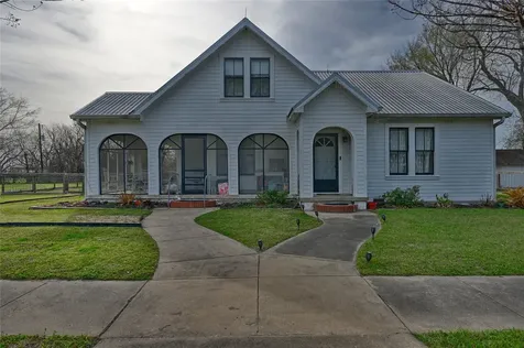 215 N Haupstrasse Street Carmine TX 78932