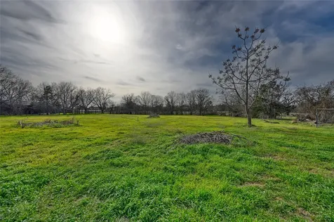 215 N Haupstrasse Street Carmine TX 78932