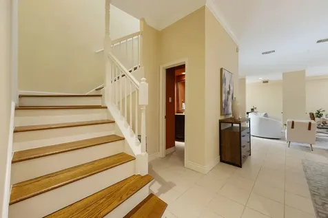 2118 Nantucket Drive C Houston TX 77057