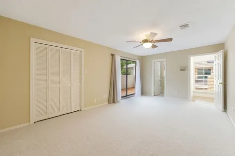 2118 Nantucket Drive C Houston TX 77057