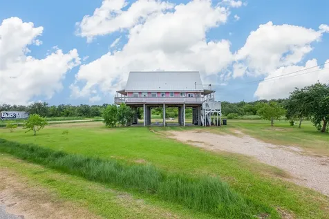 7526 3RD Avenue Sabine Pass TX 77640