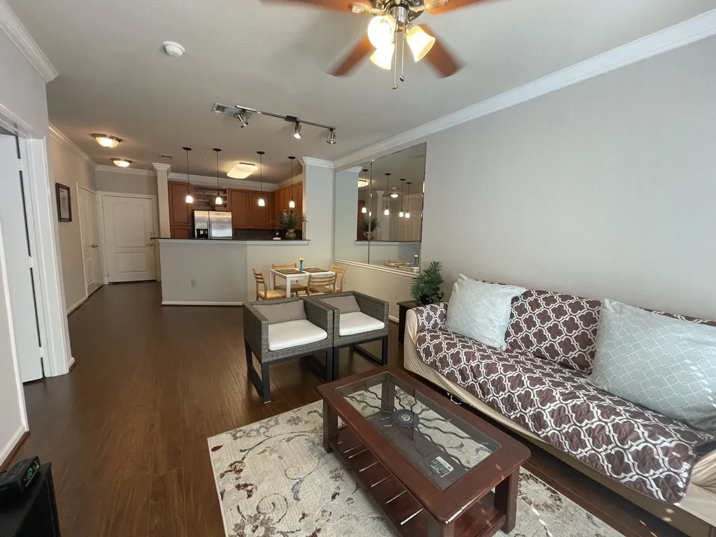 1711 Old Spanish Trail 106 Houston TX 77054