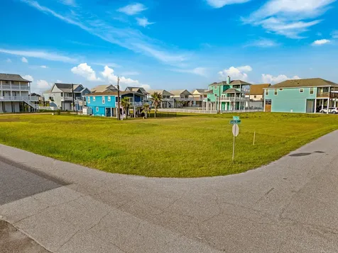 22910 Camino Street Galveston TX 77554