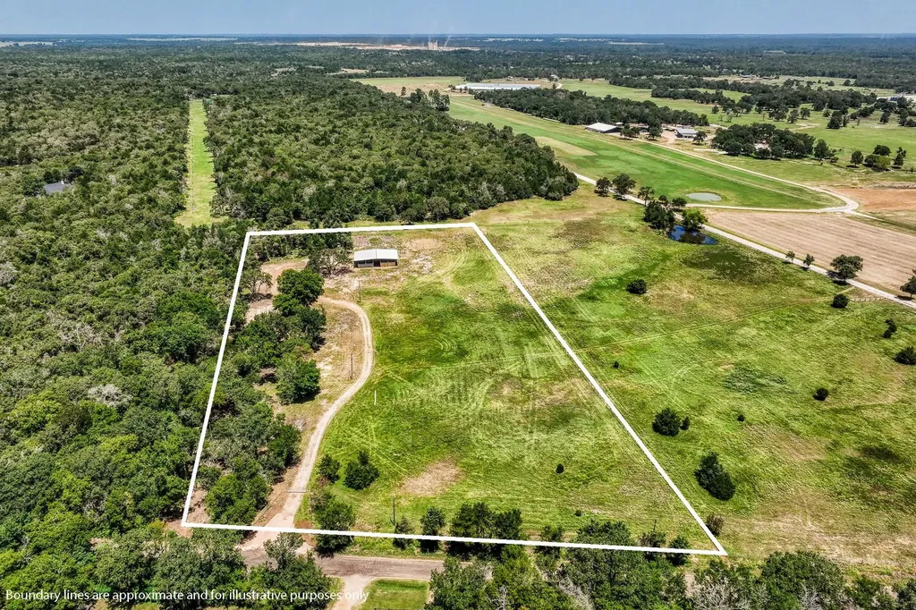 1922 County Road 324 Caldwell TX 77836