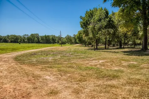 1922 County Road 324 Caldwell TX 77836