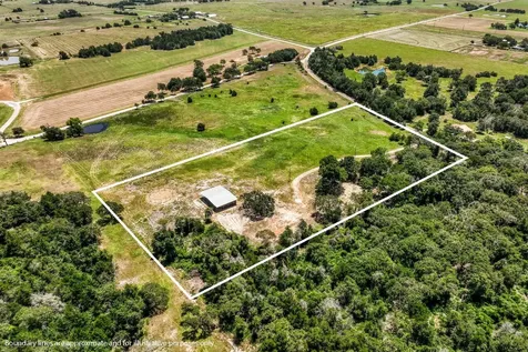 1922 County Road 324 Caldwell TX 77836