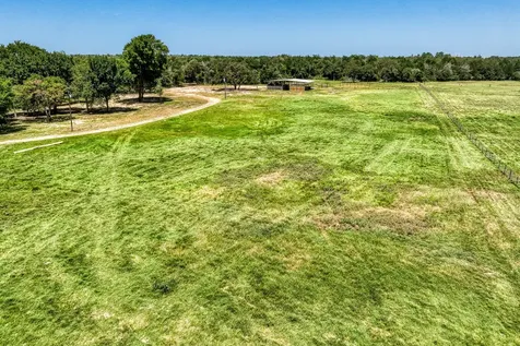 1922 County Road 324 Caldwell TX 77836